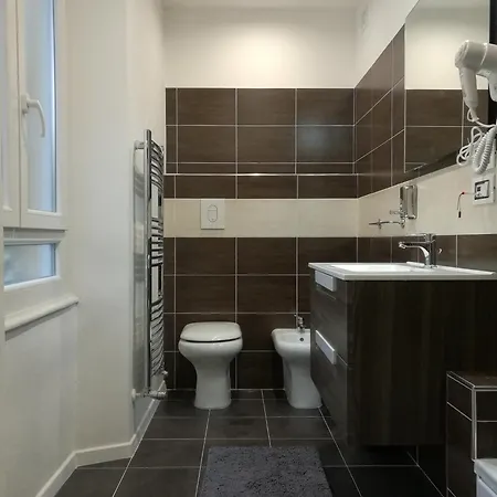 Voyage Deluxe Master Konukevi La Spezia